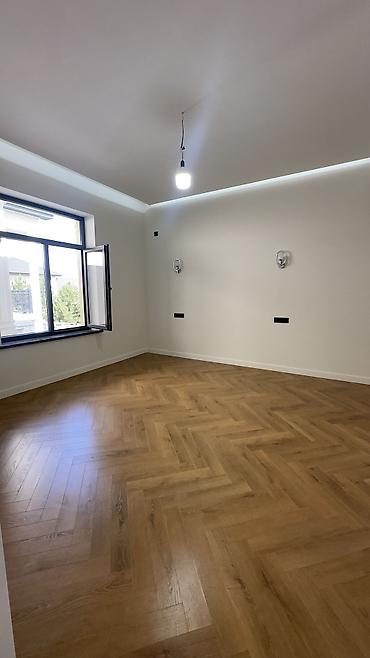 Продажа коттеджей и домов: 5 и более комнат, 280 м², 4 соток, Бишкек, Риэлтор — 19
