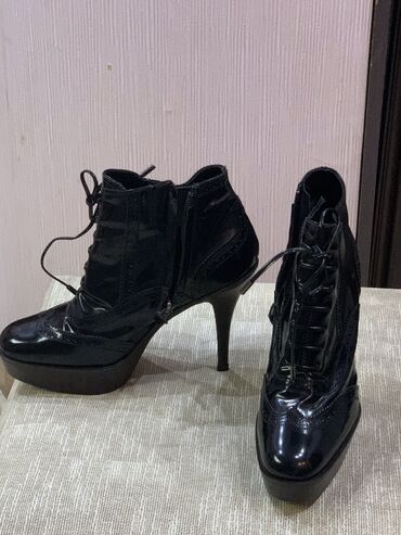 Женская обувь: Размер: 37, цвет - Черный, Новый