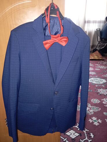 индивидуальный пошив мужских костюмов: Костюм цвет - Голубой