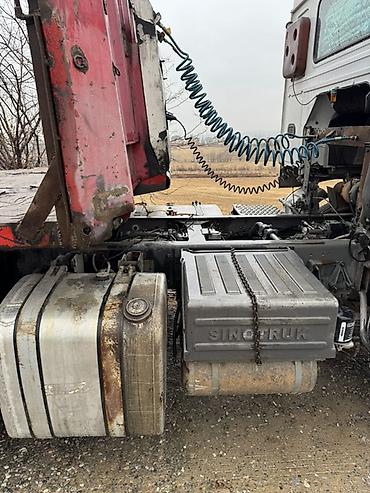 Тягачи: Тягач, Howo, 2012 г., Бортовой — 6