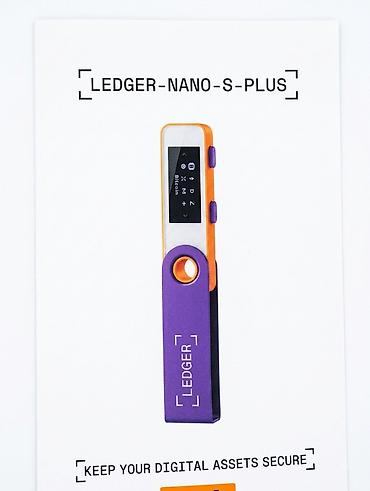 plazma ekran: Məhsul: Ledger Nano S Plus – kripto pulqabısı (hardware wallet) QUTUSU — 1
