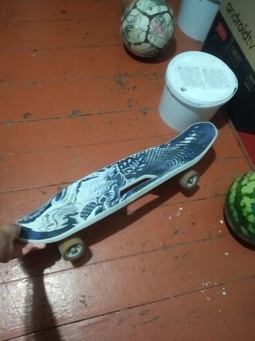 Skateboard satılır 15 manat 29 manata alınıb