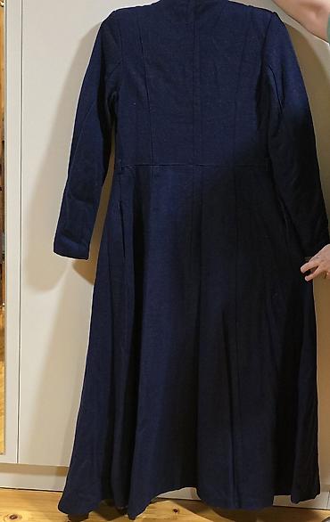 dəst geyimlər: Tund göy i rəngli uzun qadın palto/kaftan - Klassik, boğazı qapalı — 2