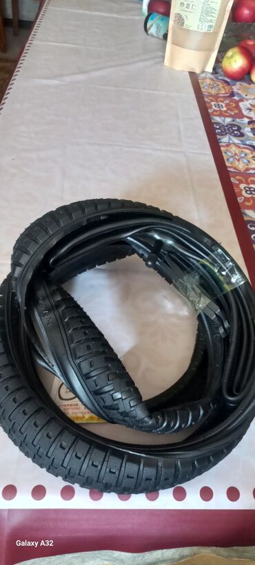 электродвигатели для велосипедов: Продаю новый комплект (шина и камера) 
размер 20×2.125

300с