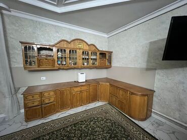 кухыный буфет: Кухонный гарнитур, Б/у, цвет - Коричневый, Дерево