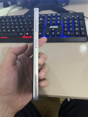 16 gb ram telefonlar: Samsung Galaxy A24 4G, 128 GB, rəng - Gümüşü, Barmaq izi — 2