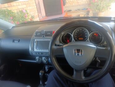 купить кожаные сиденья для авто бу: Honda Fit: 2003 г., 1.3 л, Вариатор, Бензин, Хэтчбэк