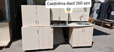 Rəflər: Metbex mebeli satilir olcu uzunu 2.60 sm curuyu falan yoxdur uzerinde