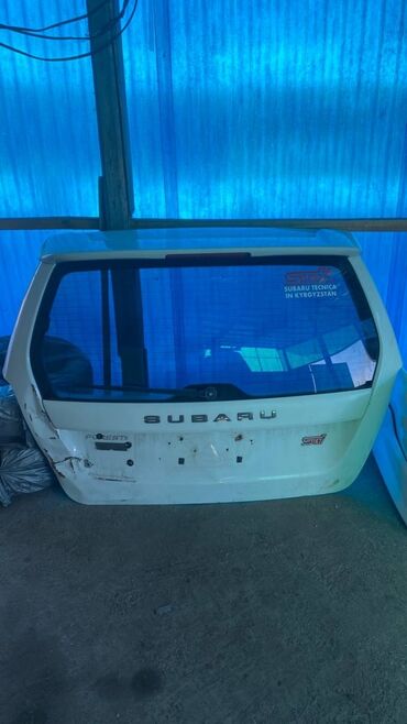 багаж форестер: Крышка багажника Subaru 2004 г., Б/у, цвет - Белый,Оригинал