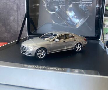 Avtomobil modelləri: Коллекционная модель Mercedes-Benz CLS C218 grey 2011 125 Jahre — 14