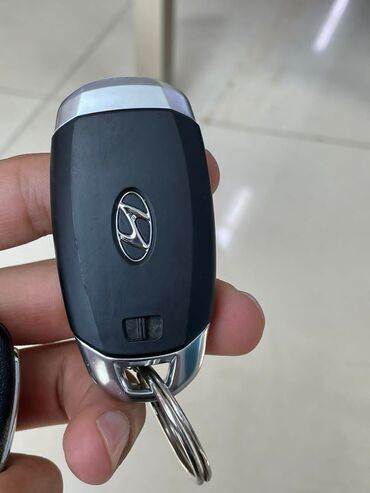 пульт для авто: Ключ Hyundai 2018 г., Б/у, Оригинал