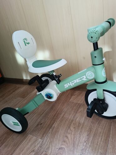 сиденье для малыша на велосипед: Новый велосипед -беговел трансформер. Используется как обычный