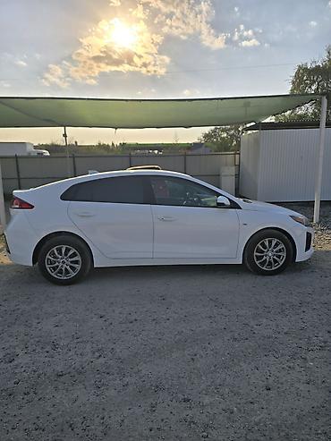 Унаа сатуу: Hyundai Ioniq: 2017 г., 1.6 л, Гибрид, Хетчбек — 4