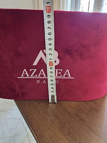 hediyye qutuları: Ağ çiçəyim böyük 15 azn kiçik 10 azn - 3 ədəd dekorativ çiçək və ya — 4