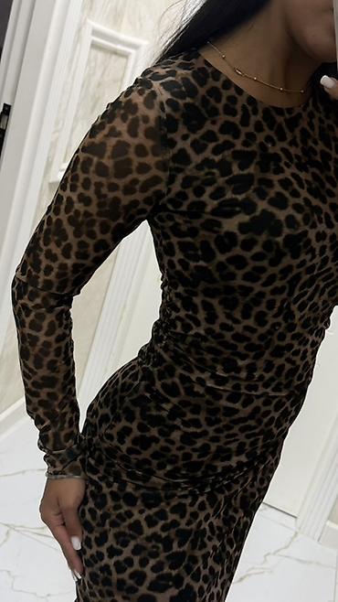 leopard uşaq paltarları: Leopar don stradivarius - 25 azn Qisa qehveyi -15 azn Bordo horme — 2