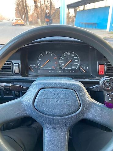 Mazda: Mazda 626: 1987 г., 2 л, Механика, Бензин, Седан — 5