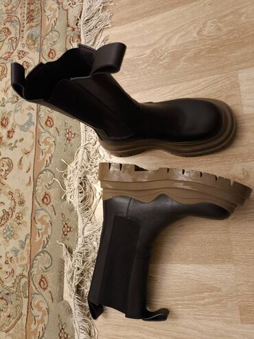 Makasin və loferlər: 2-3 defe geyinilib