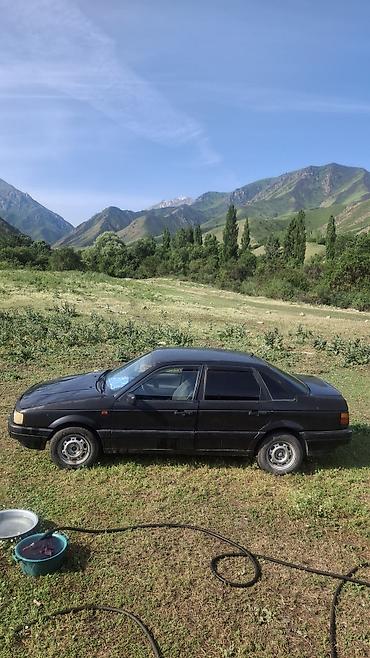 Volkswagen: Volkswagen Passat: 1992 г., Седан — 2
