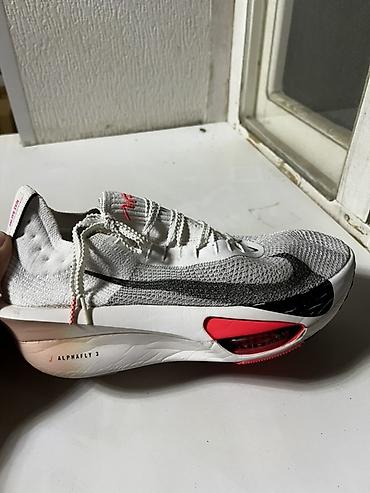 lining бу: Эркектердин кроссовкасы, 44, Nike, Колдонулган, түсү - Ак, Өзү алып кетүү, Акылуу жеткирүү — 1