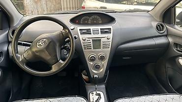 авто тойота: Toyota Yaris: 2007 г., 1.5 л, Автомат, Бензин, Седан — 4