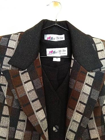 Брючные костюмы: Продаю женскую одежду б/у в очень хорошем состоянии: 1. Женский — 4