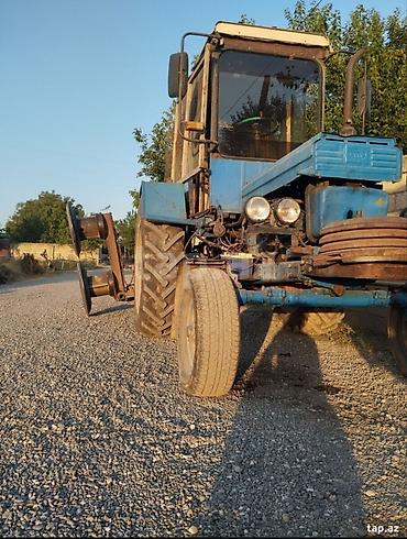 tractor belarus 1221: Te 28 ela vəzyətdi heç bir prablem yoxdu ot picene birgə de satilir — 3