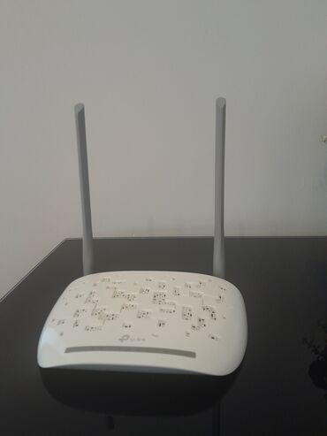 Modemlər və şəbəkə avadanlıqları: Salam modemdir təcili satıram almışam 112 azn teze işlək — 7