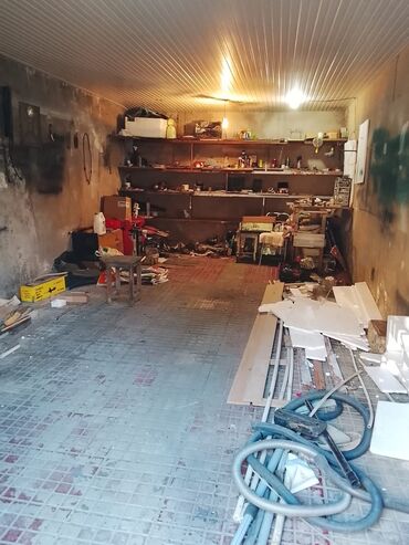 Həyət evləri və villaların satışı: Satılır/icarəyə verilir: həyət evi və ayrıca qaraj/ustaxana sahəsi — 10