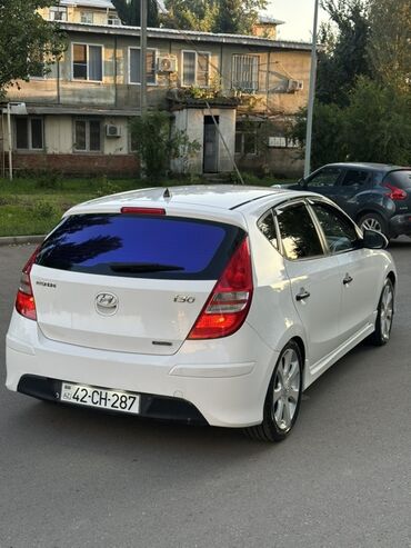 Hyundai: Hyundai i30: 1.6 l | 2011 il Hetçbek — 2