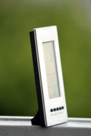 Satovi za kuću: Sat, Alarm, Datum, Dan u nedelji, TEMPERATURA - FL tronics. GERMANY — 3