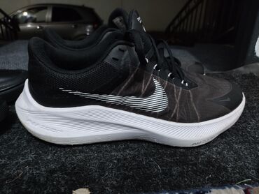 мужская кроссовки: Продам кроссовки Nike air zoom winflo 8 штрих код: CW привез дядя из