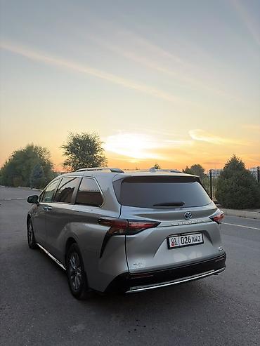 Продажа авто: Toyota Sienna: 2024 г., 2.5 л, Автомат, Гибрид, Минивэн — 5