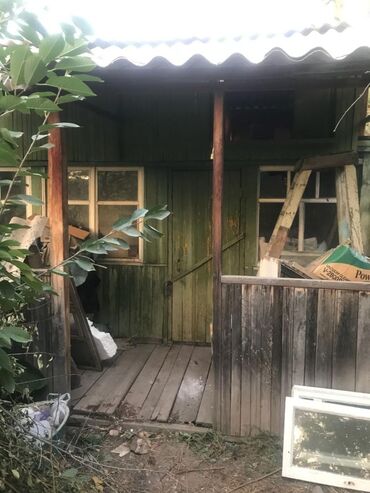 Долгосрочная аренда квартир: Дача, 32 м², 3 комнаты, Риэлтор, Старый ремонт