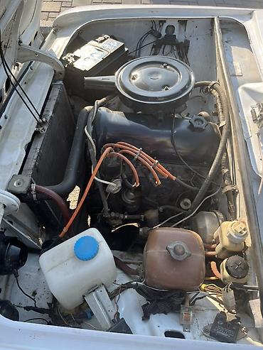 ВАЗ (ЛАДА): VAZ 2106, ağ rəng, 4 qapılı sedan. Texniki xüsusiyyətlər: - Benzin — 5
