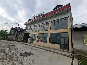 Аренда помещений свободного назначения: Сдаётся 3 х этажное здание! 📍район Керме тоо ( новый базар). жилые — 1