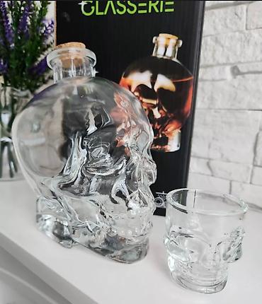 Подарки и сувениры: Набор штоф и рюмки «Череп» • Графин- 800 мл (прочное, толстое стекло) — 9