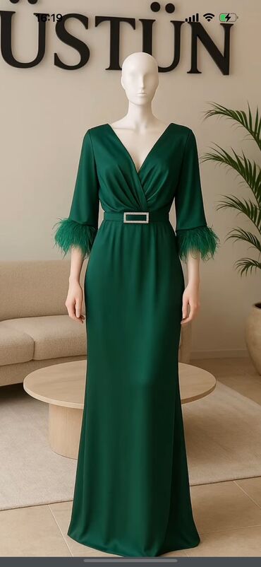 Ziyafət donları: Satılır Dəyərindən aşağı 30 manatdan başlayan qiymət Mağaza bağlanır — 12