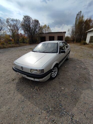 автомобили ош: Volkswagen Passat: 1998 г., 1.8 л, Механика, Бензин, Седан