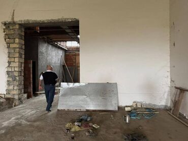 Kommersiya daşınmaz əmlakının satışı: 📍 Məkan: Bakı–Ələt yolu üzərində, Yevlax ş . Aran qəsəbəsi 📐 Ümumi — 4