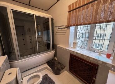 3 комнатная квартира в бишкеке купить: 4 комнаты, Агентство недвижимости, Без подселения, С мебелью полностью
