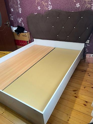 Çarpayılar: Mebel növü: Çarpayı (iki nəfərlik) Təsvir: - Ölçü: təxmini 160x200 sm — 1