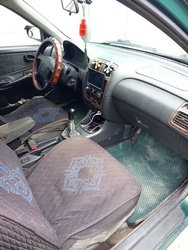 скупка авто: Mazda 626: 1998 г., 2 л, Механика, Бензин