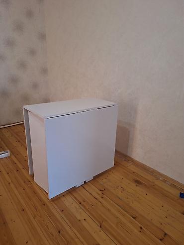açılıb bağlanan çarpayılar: Açılan-bağlanan transformasiya olunan masa - Rəng: ağ - Material — 2