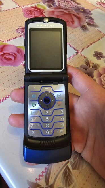 купить маленький телефон: Motorola Atrix, Колдонулган, < 2 ГБ, түсү - Көк, 1 SIM