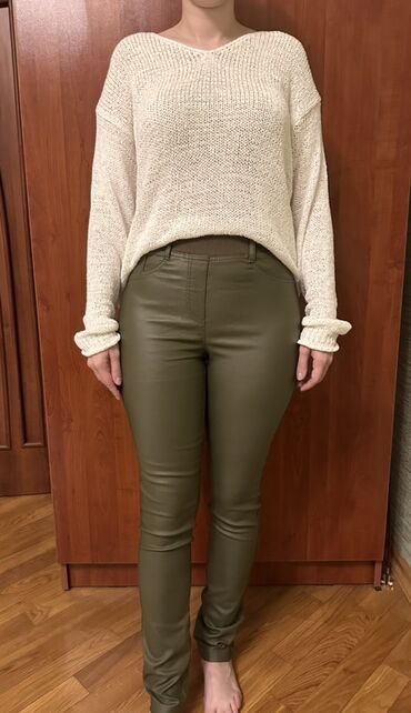 Svitşotlar: Qadın şalvarı – dəri effektli, qələm kəsimli - Rəng: zeytun/xa ki