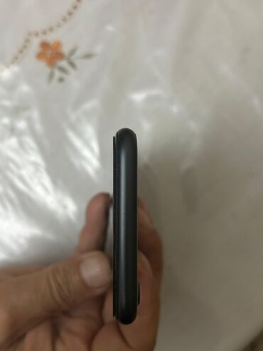 Apple iPhone: IPhone SE 2020, 64 GB, Qara, Barmaq izi, Simsiz şarj — 7