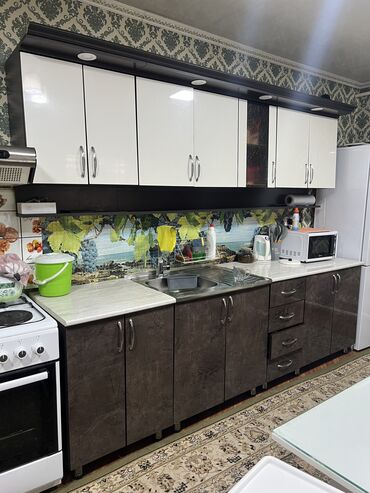 посуда для кухни: Кухонный гарнитур, цвет - Белый, Б/у