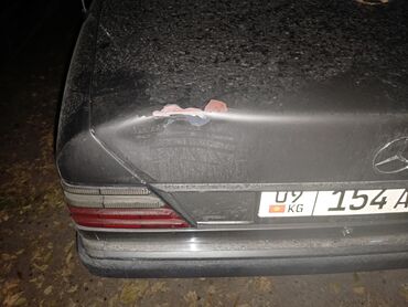 Mercedes-Benz: Mercedes-Benz W124: 1992 г., 2.2 л, Механика, Седан — 9