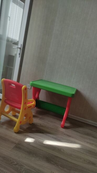 Avtokreslolar: Usaq masa dəsti brend magazadan baha alinib,az islənib yeni