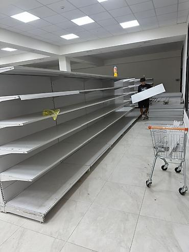 Металлические торговые стеллажи для магазина/склада - Тип: пристенные at lalafo.kg Металлические торговые стеллажи для магазина/склада - Тип: пристенные